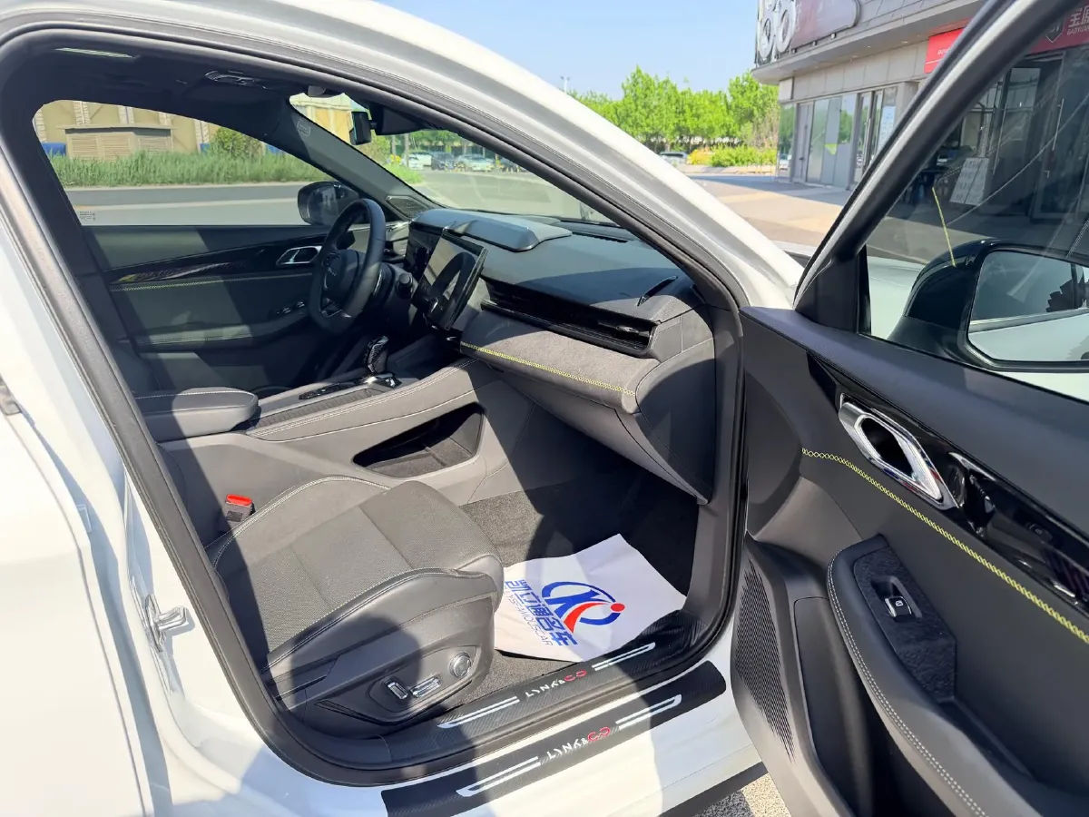 2023 LYNK&CO 03 2.0T 254HP L4 7DCT,autocango,china used car exporter,china ev exporter,chinese used car exporter,chinese used ev exporter