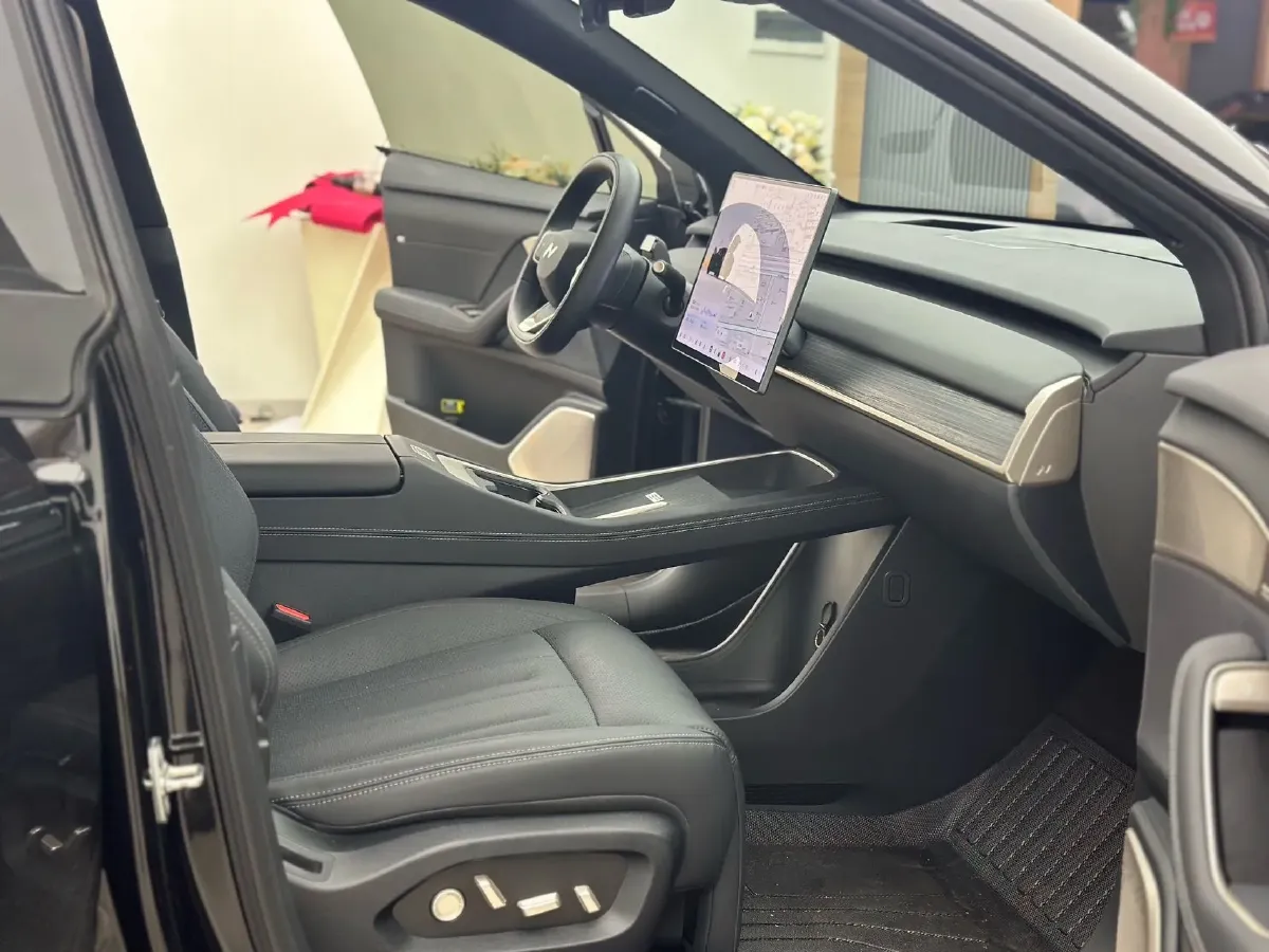 2024 ONVO L60 BEV 60KWH,autocango,china used car exporter,china ev exporter,chinese used car exporter,chinese used ev exporter