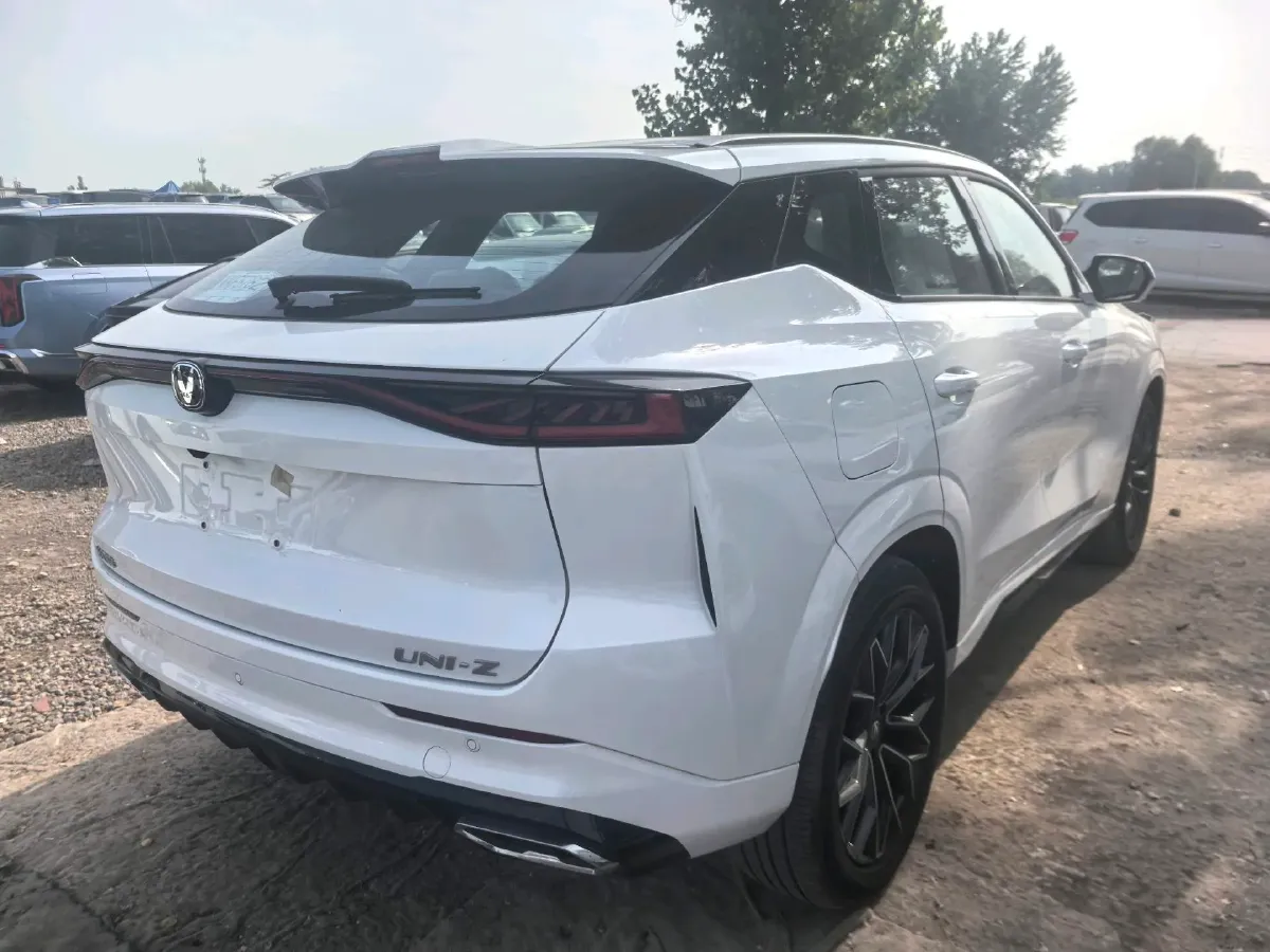 2025 ChangAn UNI-Z 1.5L 98HP L4 E-CVT PHEV,autocango,china used car exporter,china ev exporter,chinese used car exporter,chinese used ev exporter