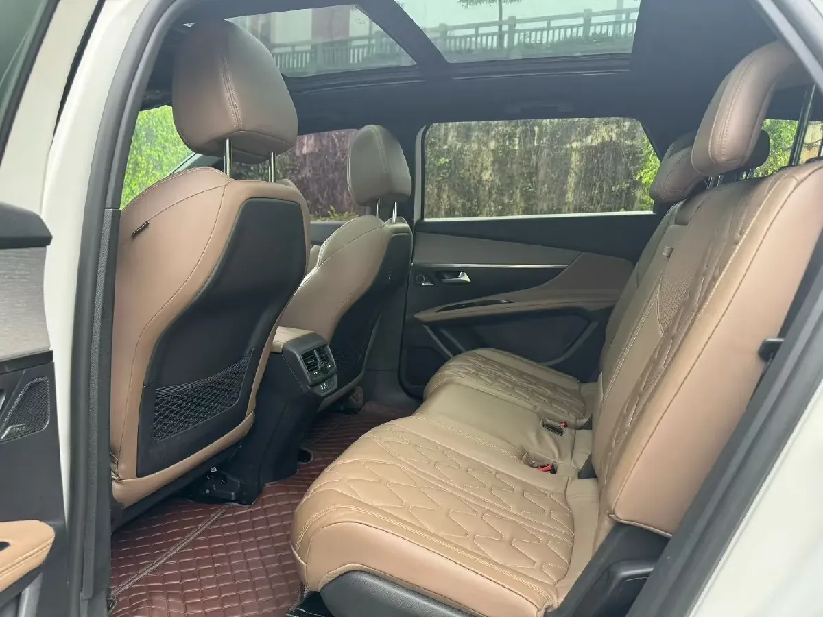 2019 Peugeot 5008 1.8T 204HP L4 6AT,autocango,china used car exporter,china ev exporter,chinese used car exporter,chinese used ev exporter