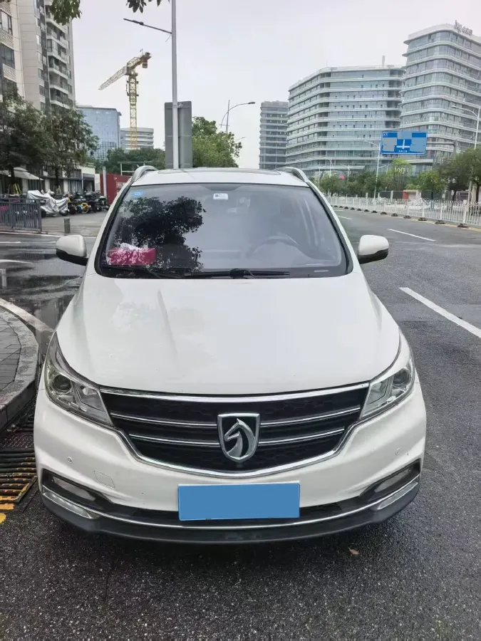 2019 BaoJun 730 1.5T 151HP L4 CVT,autocango,china used car exporter,china ev exporter,chinese used car exporter,chinese used ev exporter