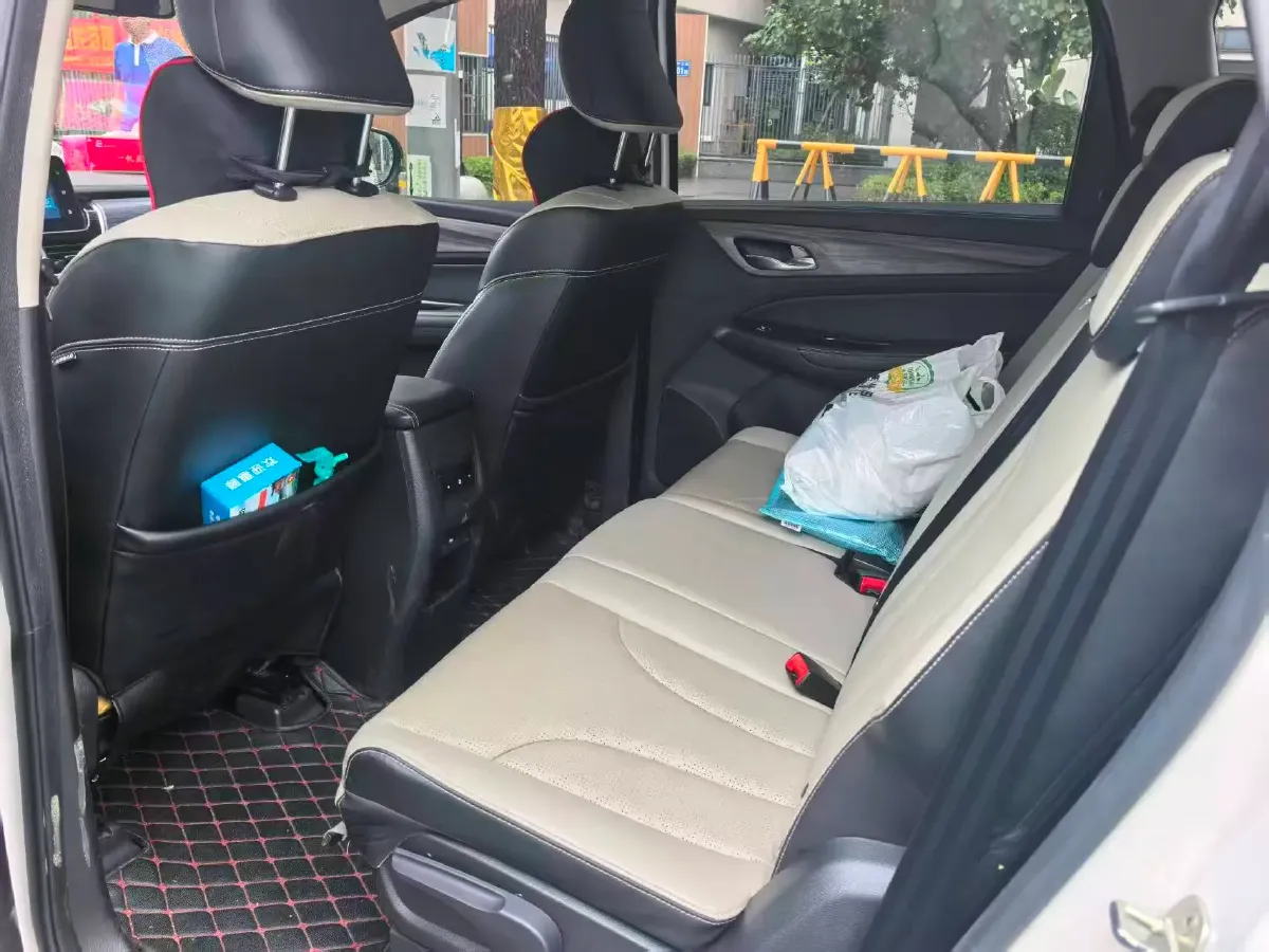 2019 BaoJun 730 1.5T 151HP L4 CVT,autocango,china used car exporter,china ev exporter,chinese used car exporter,chinese used ev exporter