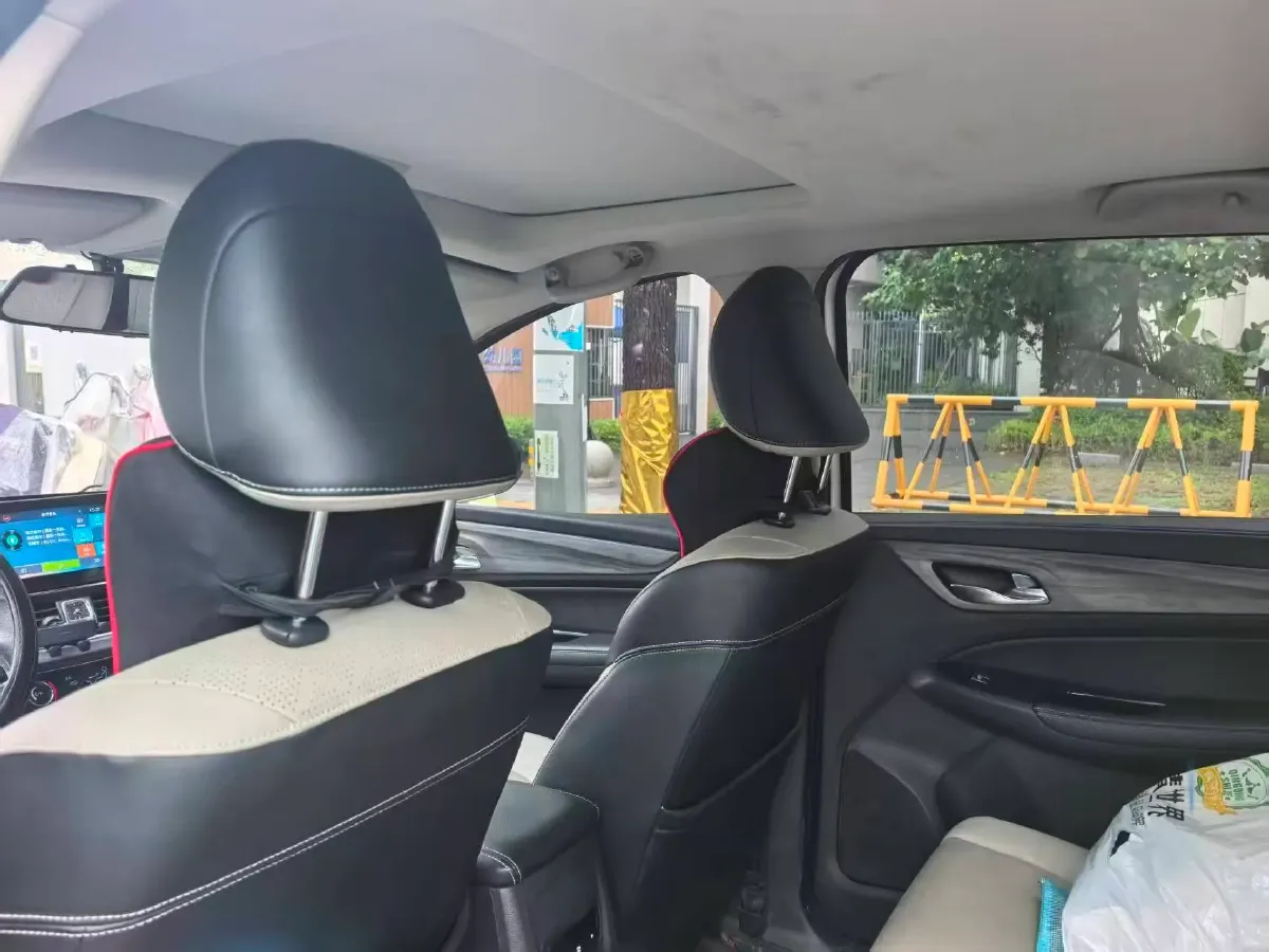 2019 BaoJun 730 1.5T 151HP L4 CVT,autocango,china used car exporter,china ev exporter,chinese used car exporter,chinese used ev exporter