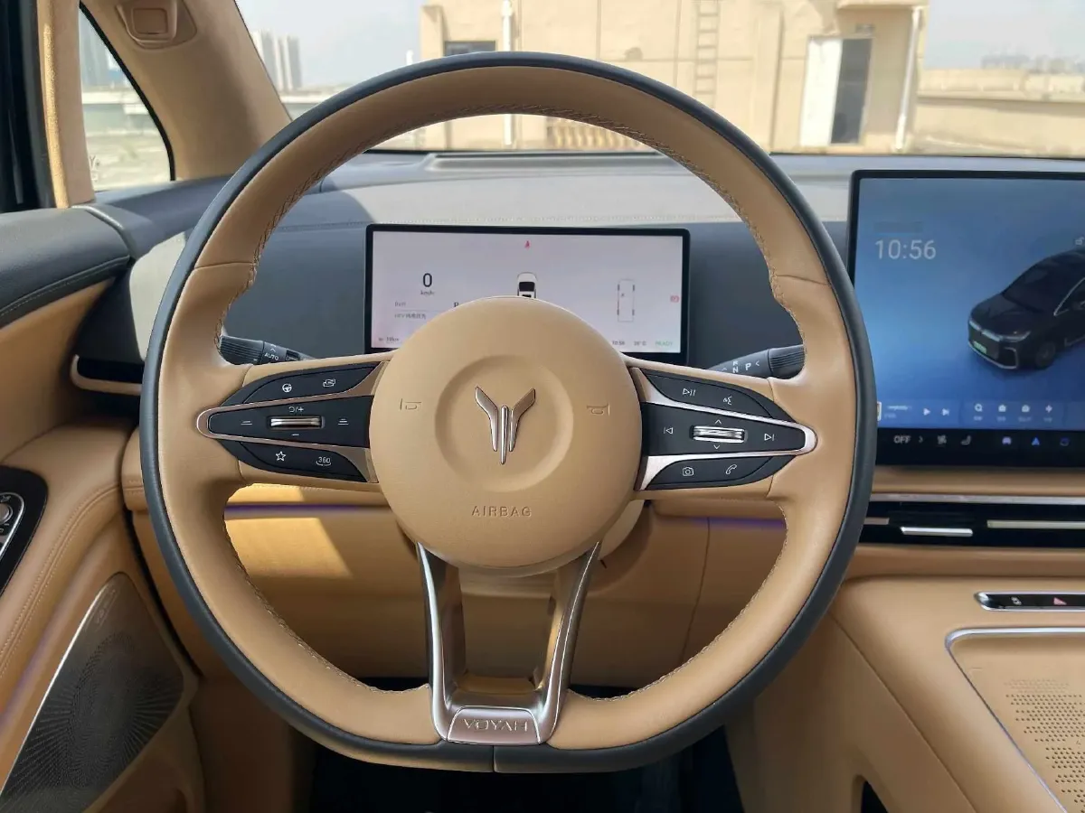 2025 Voyah Dream 1.5T 150HP L4 PHEV 41.7KWH,autocango,china used car exporter,china ev exporter,chinese used car exporter,chinese used ev exporter