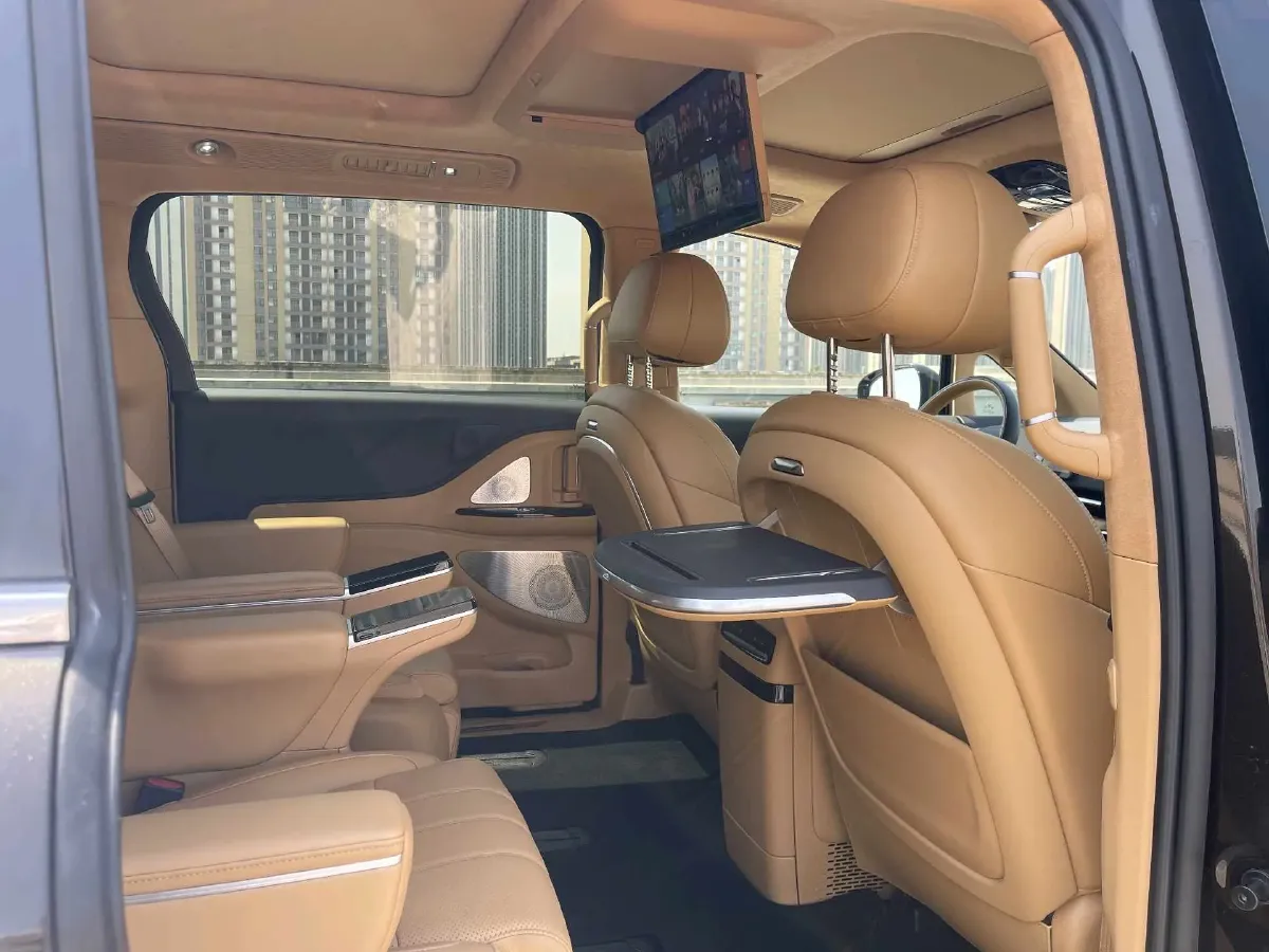 2025 Voyah Dream 1.5T 150HP L4 PHEV 41.7KWH,autocango,china used car exporter,china ev exporter,chinese used car exporter,chinese used ev exporter