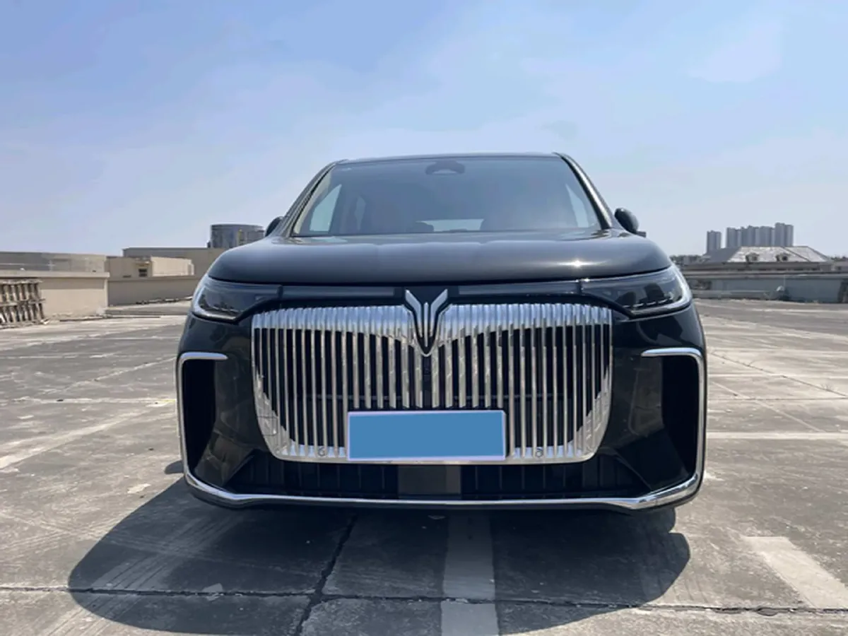 2025 Voyah Dream 1.5T 150HP L4 PHEV 41.7KWH,autocango,china used car exporter,china ev exporter,chinese used car exporter,chinese used ev exporter