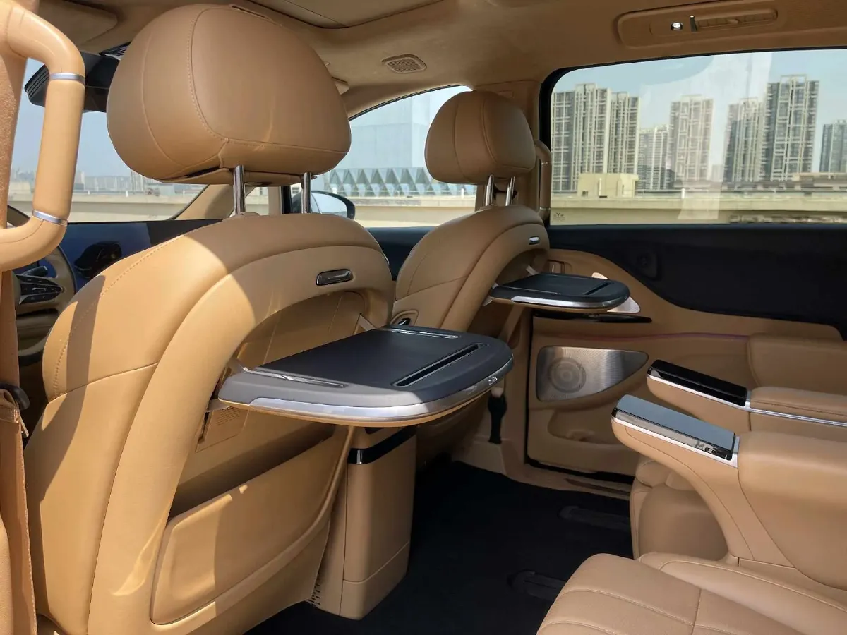 2025 Voyah Dream 1.5T 150HP L4 PHEV 41.7KWH,autocango,china used car exporter,china ev exporter,chinese used car exporter,chinese used ev exporter