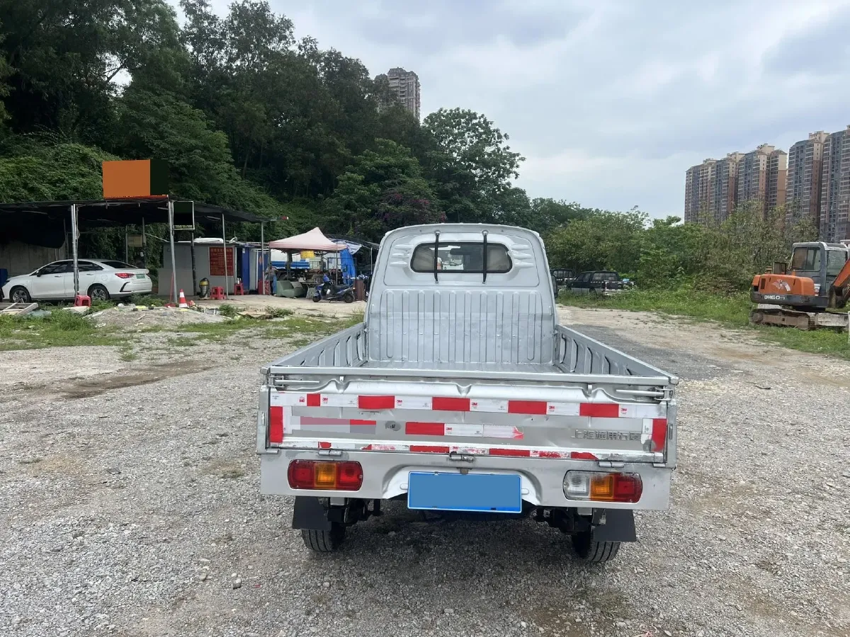 2021 WuLing RongGuang Mini Truck 1.5L 99HP L4 5MT,autocango,china used car exporter,china ev exporter,chinese used car exporter,chinese used ev exporter