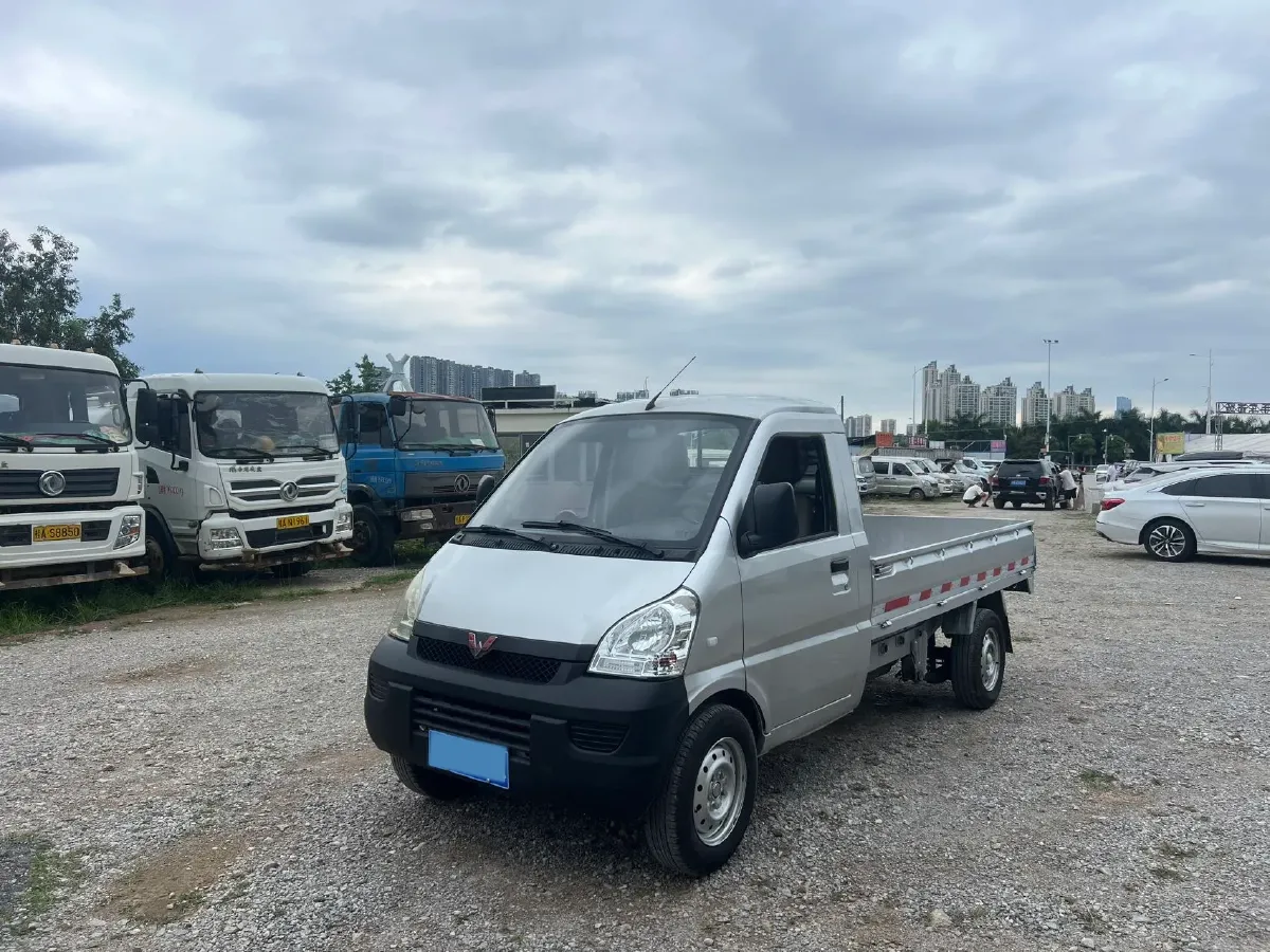 2021 WuLing RongGuang Mini Truck 1.5L 99HP L4 5MT,autocango,china used car exporter,china ev exporter,chinese used car exporter,chinese used ev exporter
