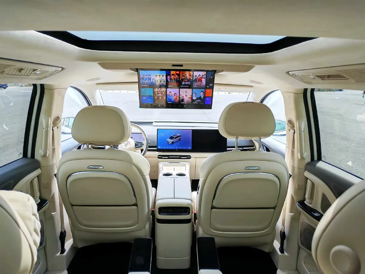 2025 Voyah Dream 1.5T 150HP L4 PHEV 41.7KWH,autocango,china used car exporter,china ev exporter,chinese used car exporter,chinese used ev exporter