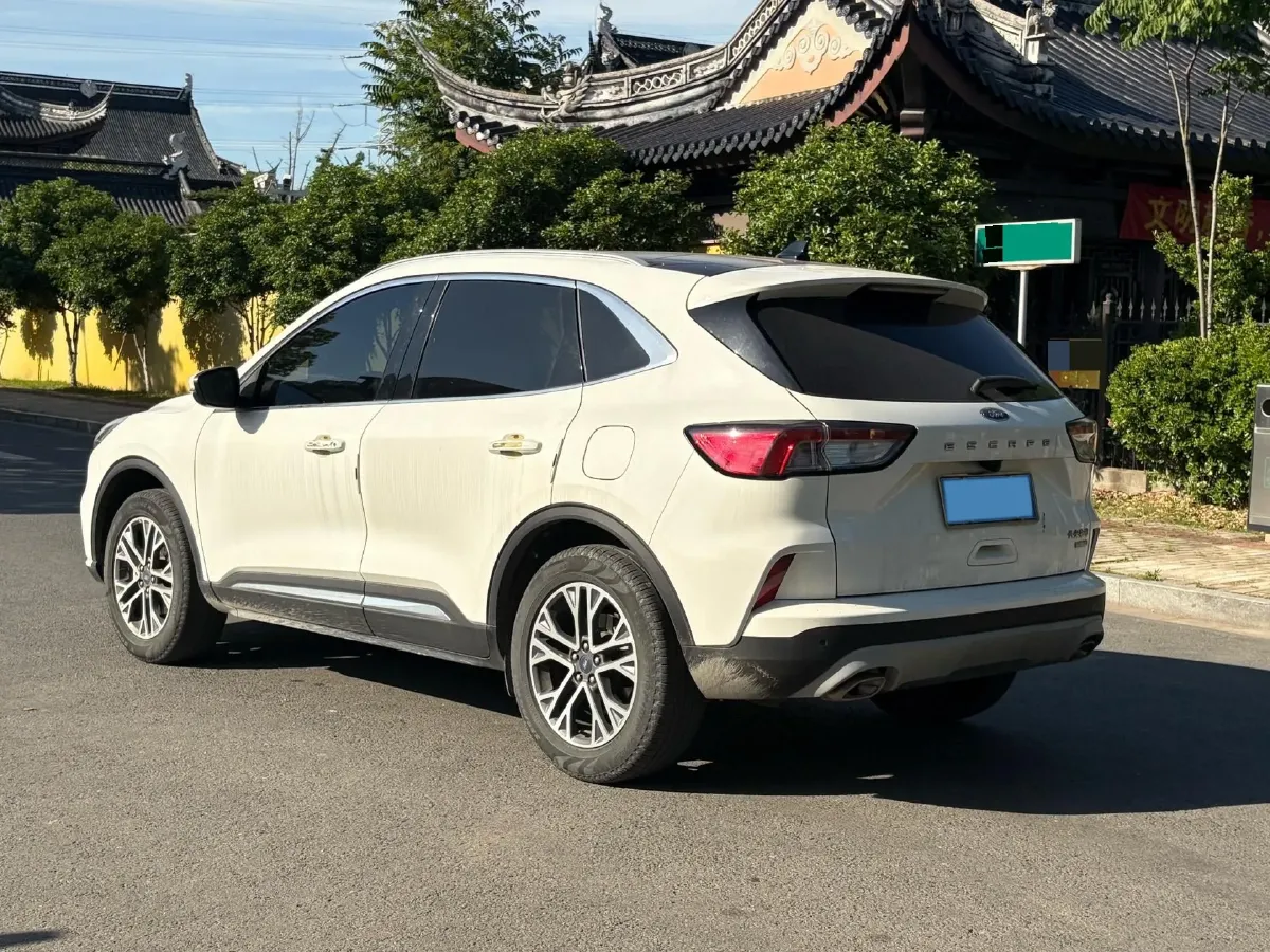 2020 Ford Escape 2.0T 248HP L4 8AT,autocango,china used car exporter,china ev exporter,chinese used car exporter,chinese used ev exporter