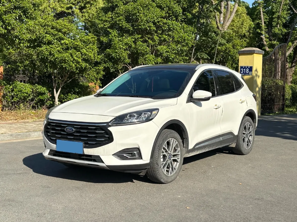 2020 Ford Escape 2.0T 248HP L4 8AT,autocango,china used car exporter,china ev exporter,chinese used car exporter,chinese used ev exporter