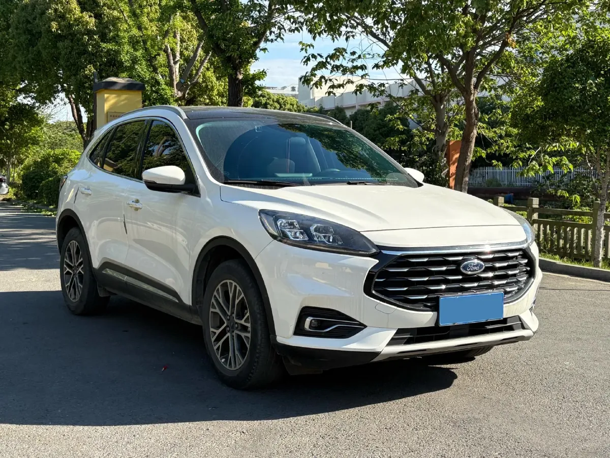 2020 Ford Escape 2.0T 248HP L4 8AT,autocango,china used car exporter,china ev exporter,chinese used car exporter,chinese used ev exporter