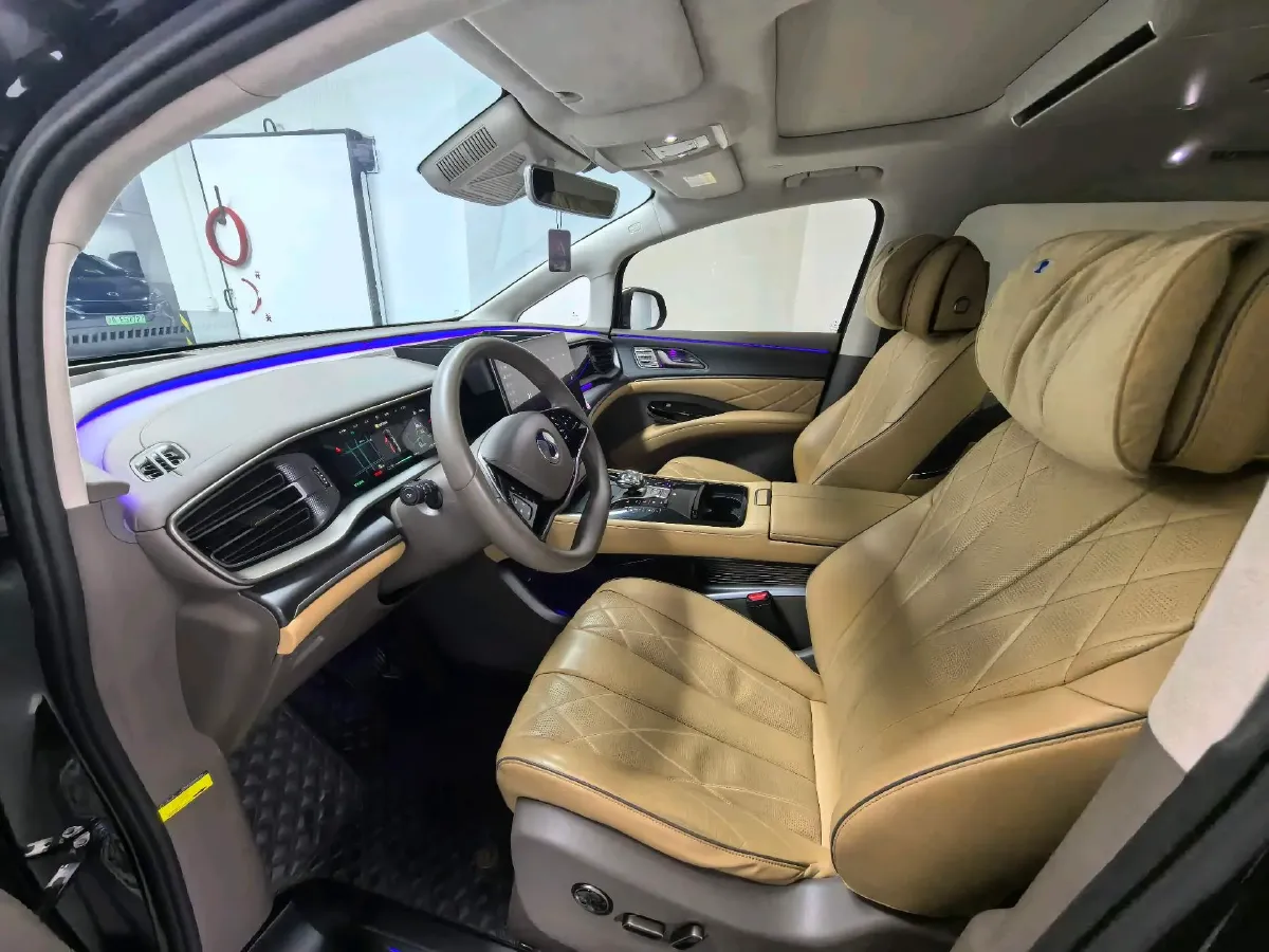2022 Jaguar XFL 2.0T 250HP L4 8AT,autocango,china used car exporter,china ev exporter,chinese used car exporter,chinese used ev exporter