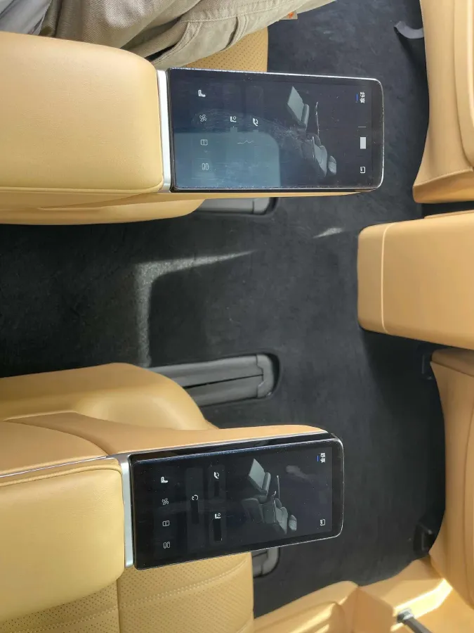 2025 Voyah Dream 1.5T 150HP L4 PHEV 41.7KWH,autocango,china used car exporter,china ev exporter,chinese used car exporter,chinese used ev exporter