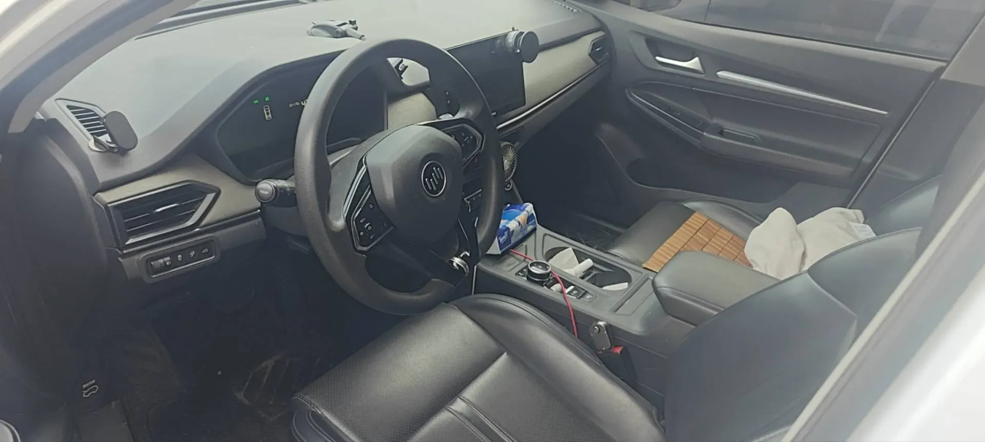 2021 Weltmeister E.5 BEV 49.92KWH,autocango,china used car exporter,china ev exporter,chinese used car exporter,chinese used ev exporter
