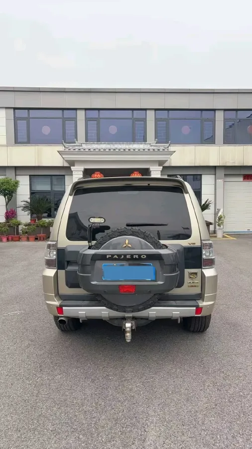 2016 Mitsubishi Pajero 3.0L 174HP V6 5AT,autocango,china used car exporter,china ev exporter,chinese used car exporter,chinese used ev exporter