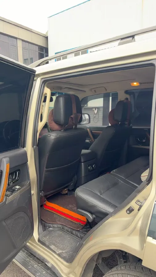 2016 Mitsubishi Pajero 3.0L 174HP V6 5AT,autocango,china used car exporter,china ev exporter,chinese used car exporter,chinese used ev exporter