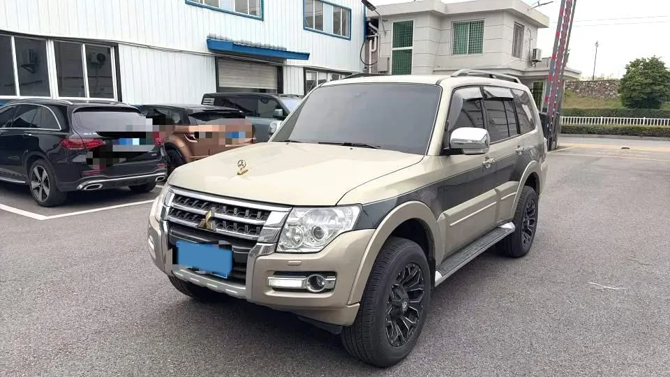 2016 Mitsubishi Pajero 3.0L 174HP V6 5AT,autocango,china used car exporter,china ev exporter,chinese used car exporter,chinese used ev exporter