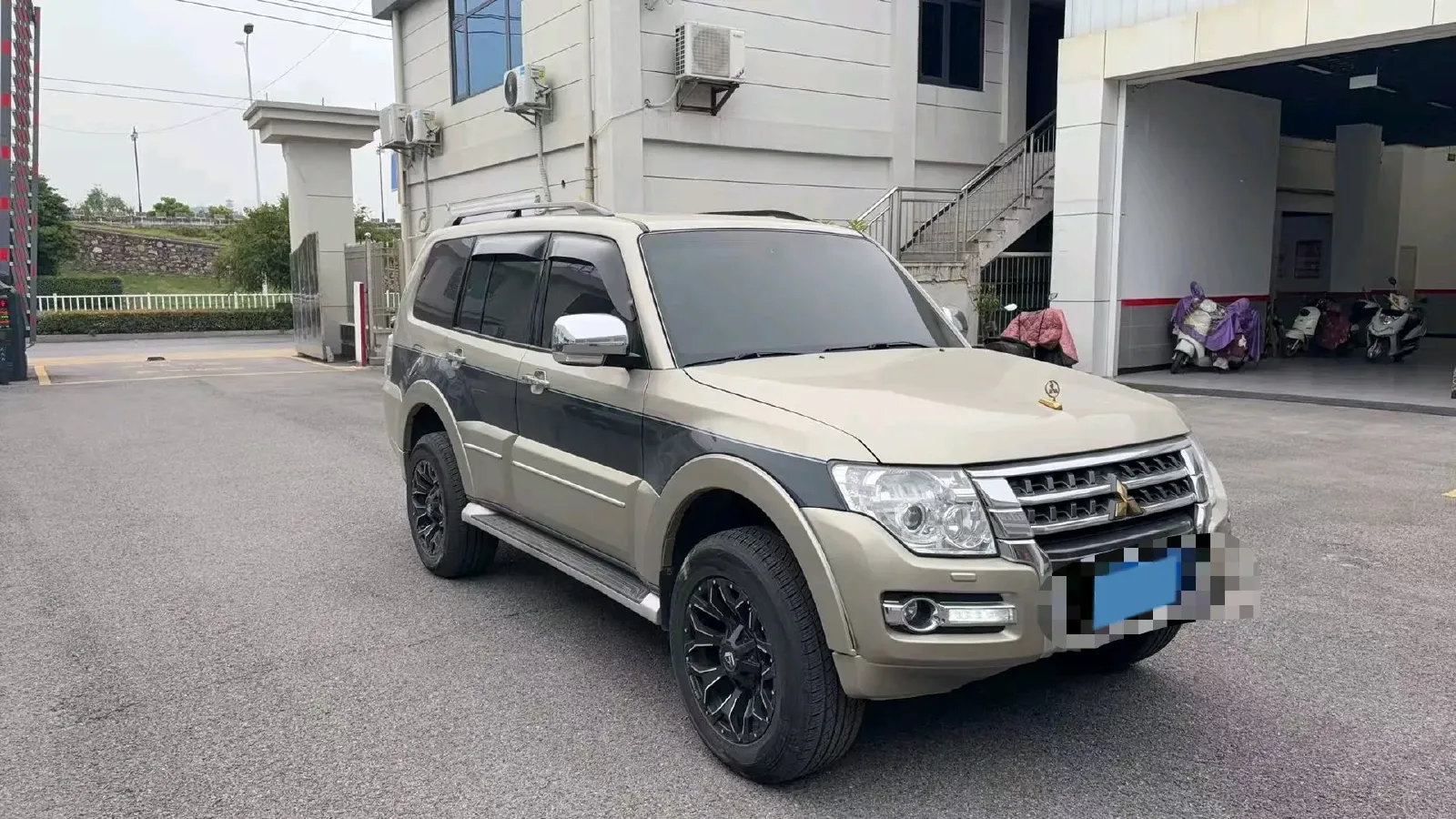 2016 Mitsubishi Pajero 3.0L 174HP V6 5AT,autocango,china used car exporter,china ev exporter,chinese used car exporter,chinese used ev exporter