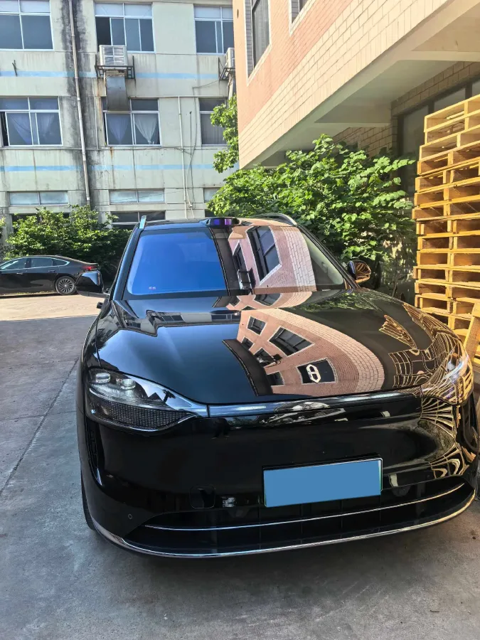 2025 AITO AITO M9 REEV 160HP REEV 52KWH,autocango,china used car exporter,china ev exporter,chinese used car exporter,chinese used ev exporter