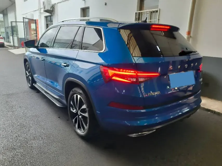 2022 Skoda Kodiak 2.0T 220HP L4 7DCT,autocango,china used car exporter,china ev exporter,chinese used car exporter,chinese used ev exporter