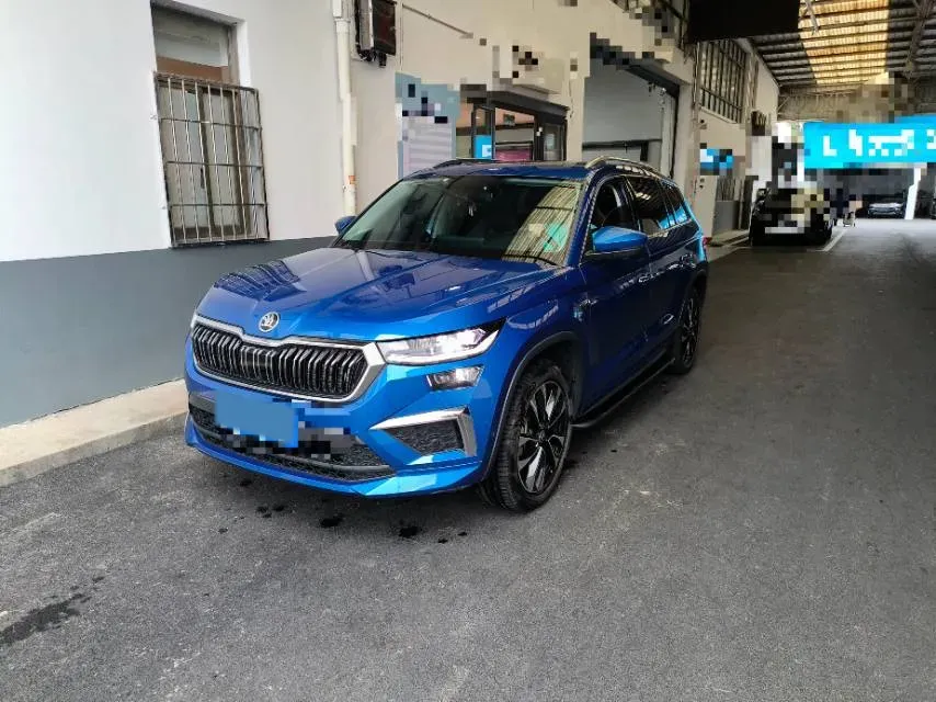 2022 Skoda Kodiak 2.0T 220HP L4 7DCT,autocango,china used car exporter,china ev exporter,chinese used car exporter,chinese used ev exporter
