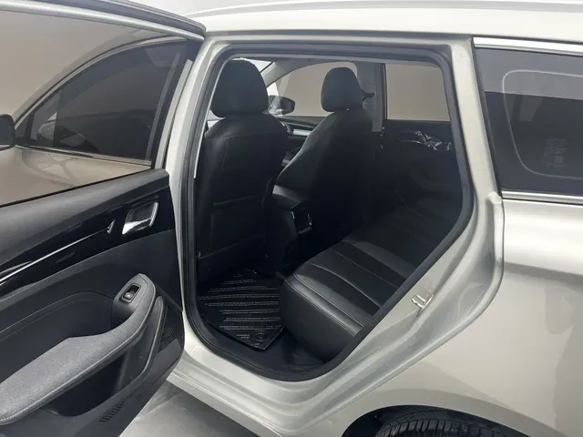 2021 Roewe Ei5 BEV 61.1KWH,autocango,china used car exporter,china ev exporter,chinese used car exporter,chinese used ev exporter