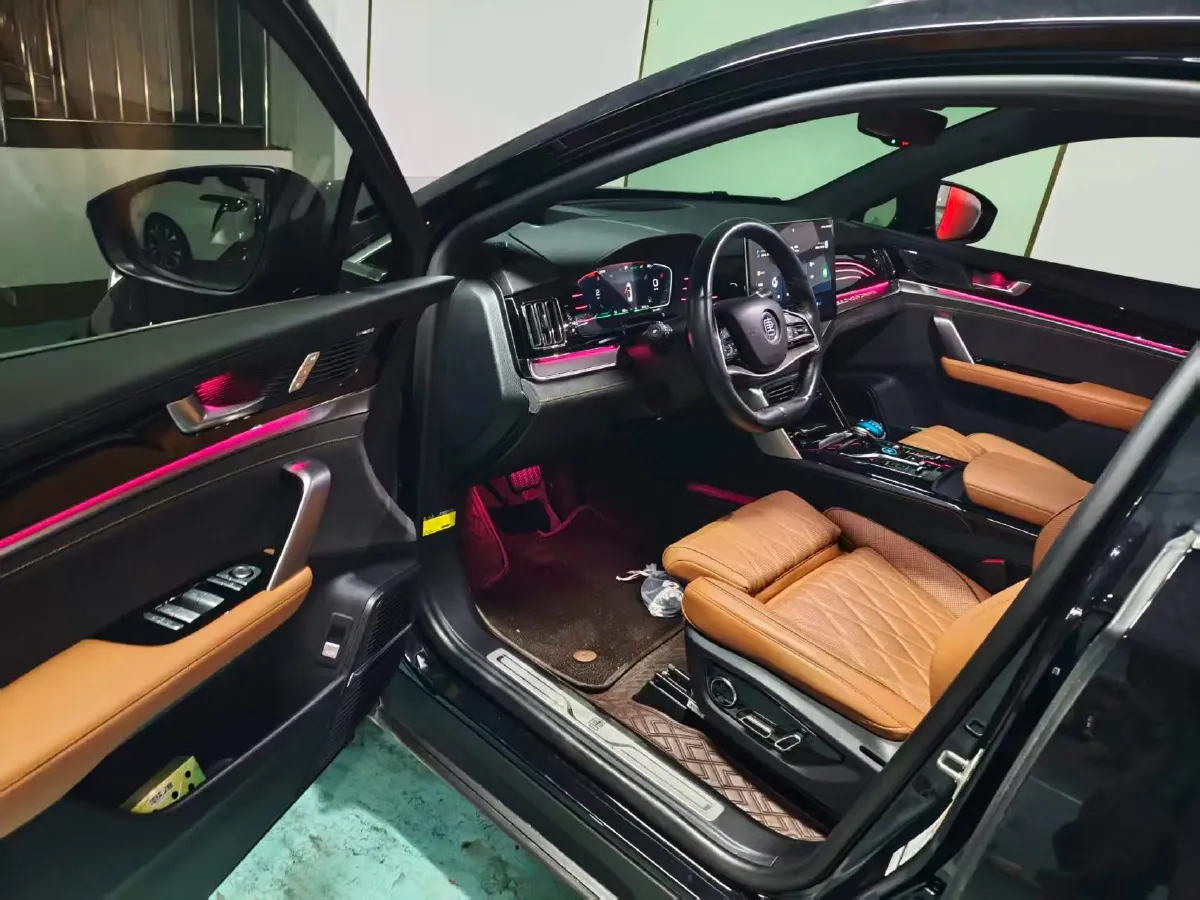 2022 Jeep Grand Commander 2.0T 265HP L4 9AT,autocango,china used car exporter,china ev exporter,chinese used car exporter,chinese used ev exporter
