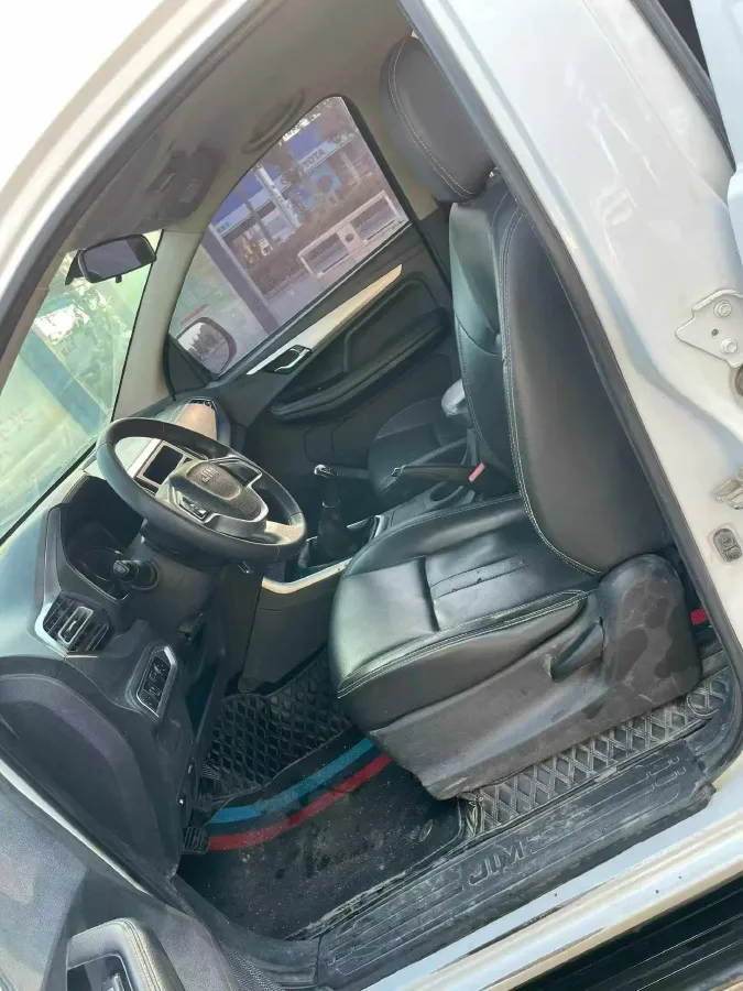 2022 Isuzu RE-MAX Jim 2.8T 120HP L4 5MT,autocango,china used car exporter,china ev exporter,chinese used car exporter,chinese used ev exporter