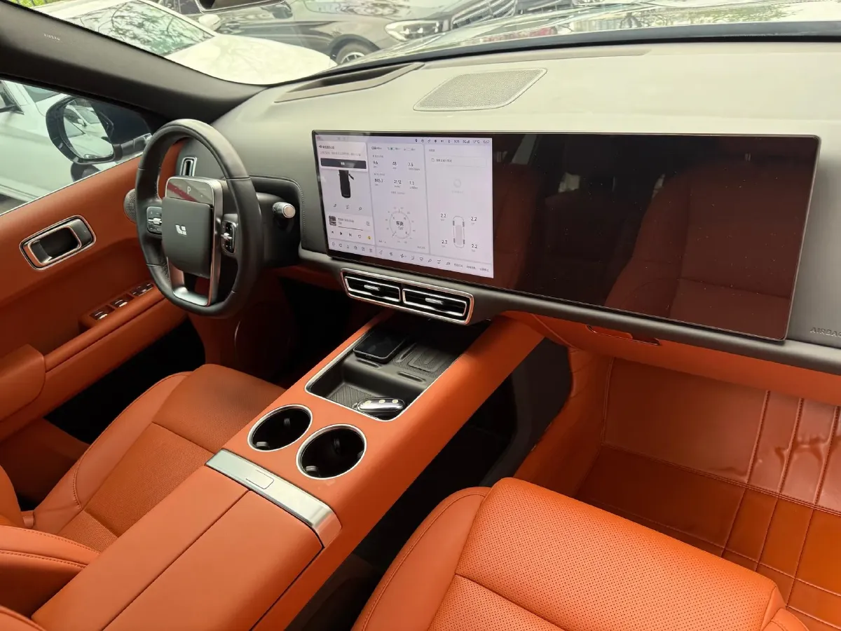 2024 Volvo S60 2.0T 197HP L4 7DCT,autocango,china used car exporter,china ev exporter,chinese used car exporter,chinese used ev exporter