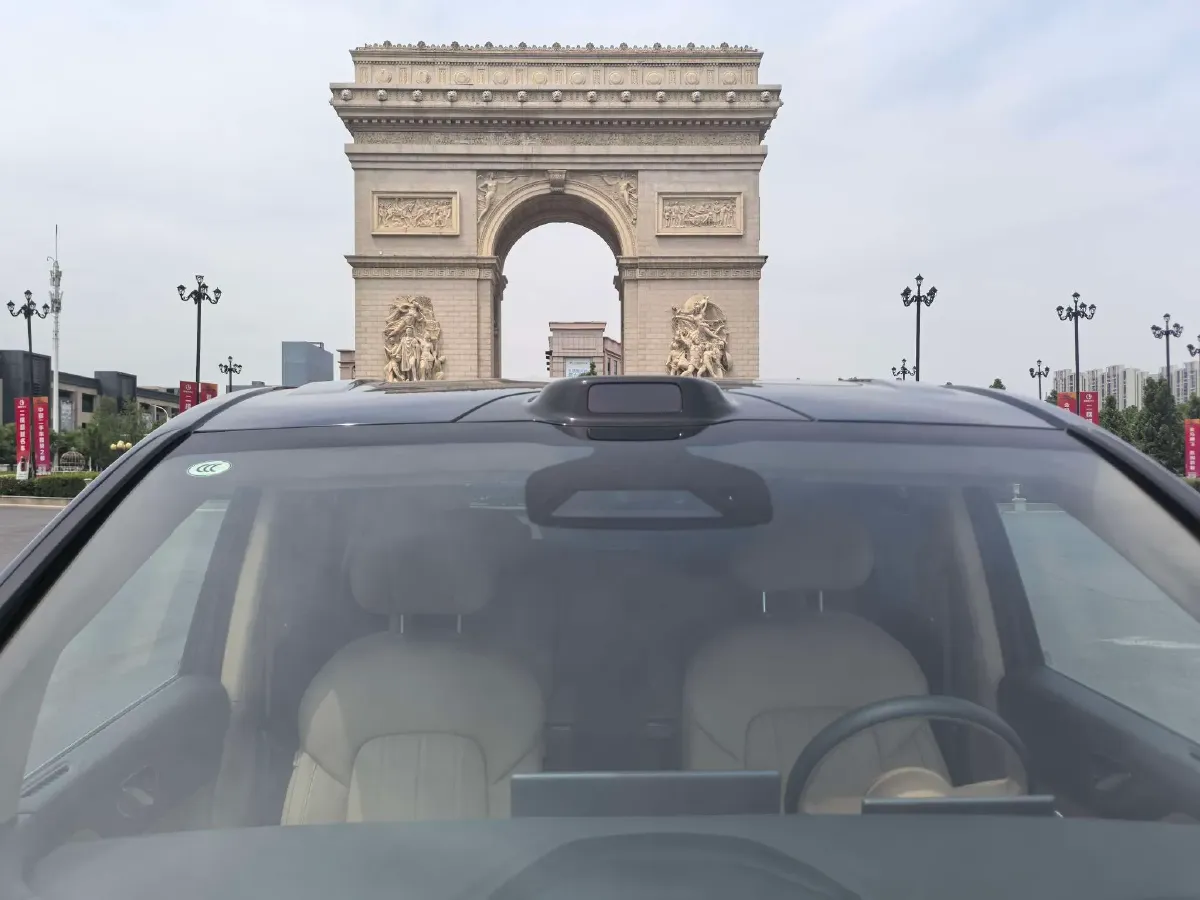 2025 Voyah Dream 1.5T 150HP L4 PHEV 41.7KWH,autocango,china used car exporter,china ev exporter,chinese used car exporter,chinese used ev exporter