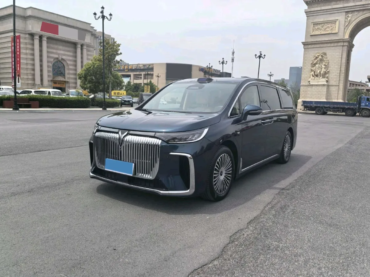 2025 Voyah Dream 1.5T 150HP L4 PHEV 41.7KWH,autocango,china used car exporter,china ev exporter,chinese used car exporter,chinese used ev exporter