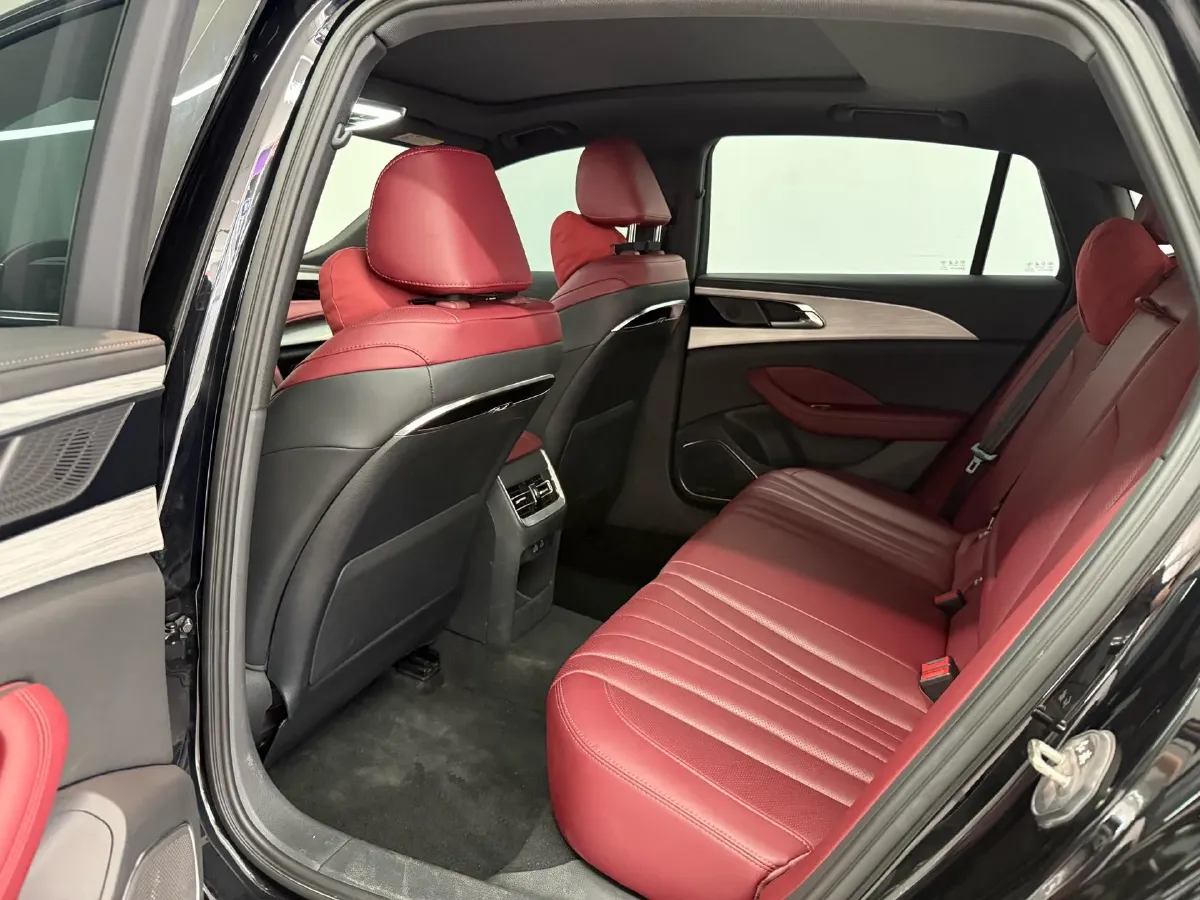 2025 HongQi H5 1.5T 169HP L4 7DCT,autocango,china used car exporter,china ev exporter,chinese used car exporter,chinese used ev exporter