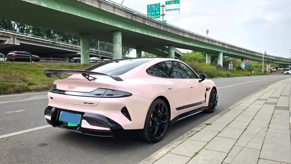 2025 MI SU7 Ultra BEV 93.7KWH,autocango,china used car exporter,china ev exporter,chinese used car exporter,chinese used ev exporter