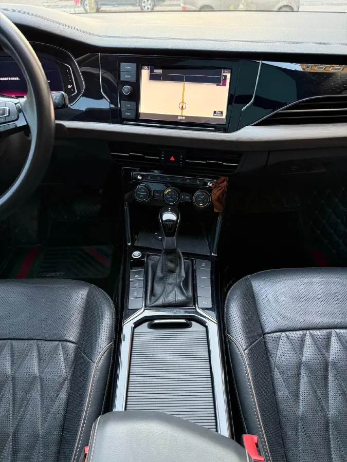 2019 Volvo V40 1.5T 152HP L4 6AT,autocango,china used car exporter,china ev exporter,chinese used car exporter,chinese used ev exporter