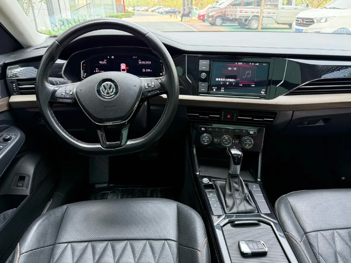 2019 Volvo V40 1.5T 152HP L4 6AT,autocango,china used car exporter,china ev exporter,chinese used car exporter,chinese used ev exporter