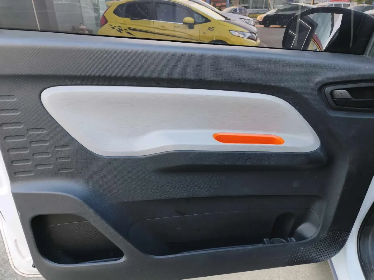 2020 WuLing HongGuang MINI EV BEV 13.8KWH,autocango,china used car exporter,china ev exporter,chinese used car exporter,chinese used ev exporter