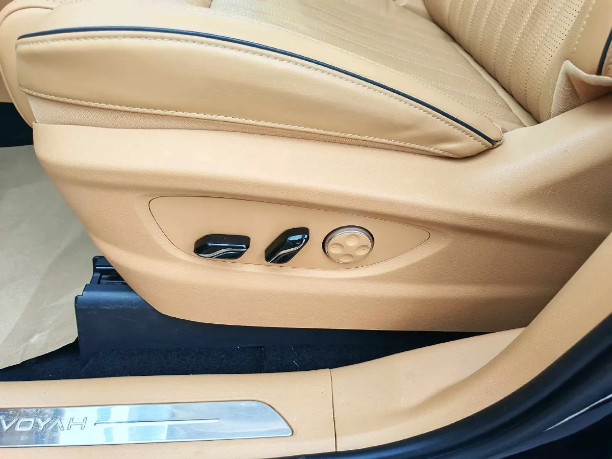 2022 Voyah Dream BEV 82KWH,autocango,china used car exporter,china ev exporter,chinese used car exporter,chinese used ev exporter