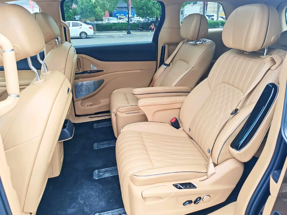 2022 Voyah Dream BEV 82KWH,autocango,china used car exporter,china ev exporter,chinese used car exporter,chinese used ev exporter