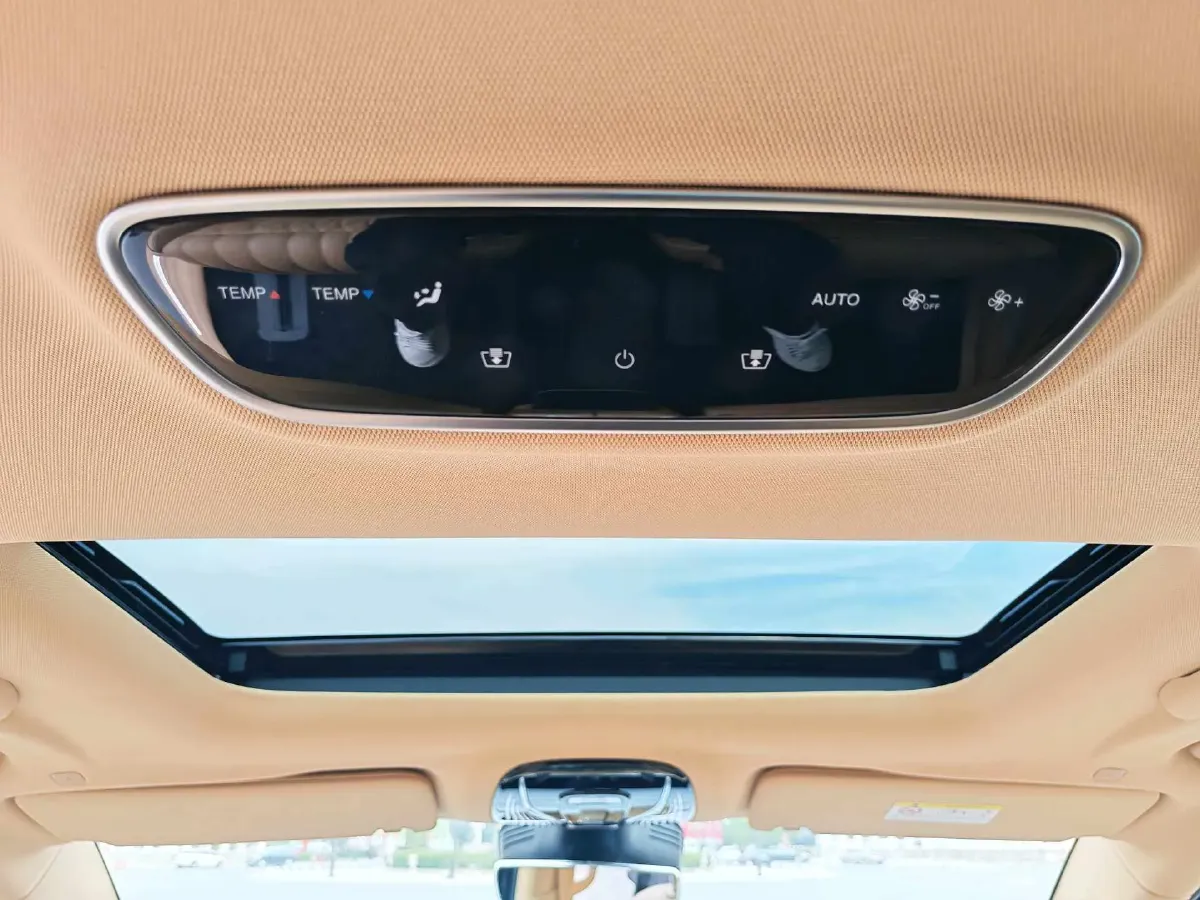 2022 Voyah Dream BEV 82KWH,autocango,china used car exporter,china ev exporter,chinese used car exporter,chinese used ev exporter