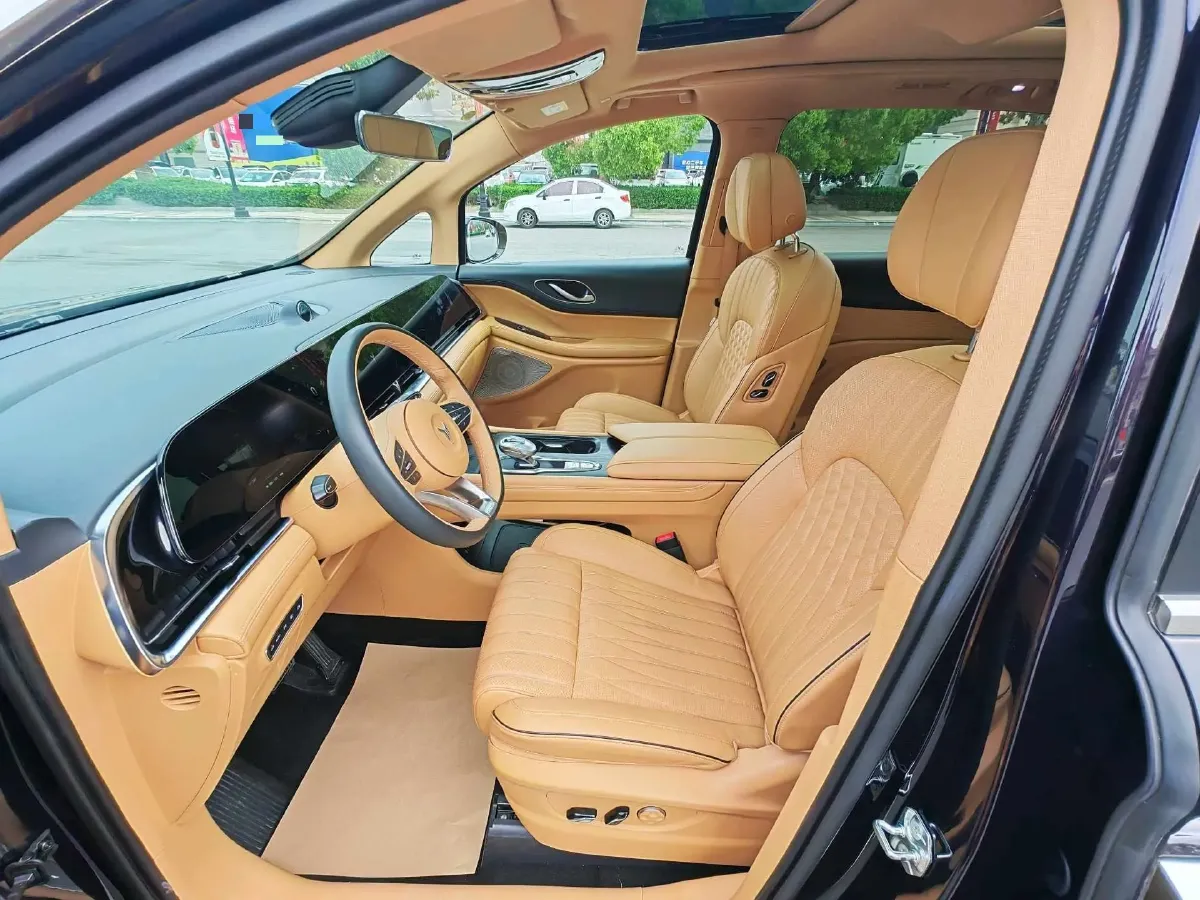 2022 Voyah Dream BEV 82KWH,autocango,china used car exporter,china ev exporter,chinese used car exporter,chinese used ev exporter
