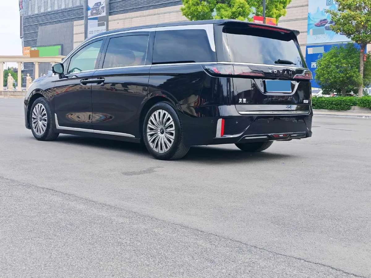 2022 Voyah Dream BEV 82KWH,autocango,china used car exporter,china ev exporter,chinese used car exporter,chinese used ev exporter