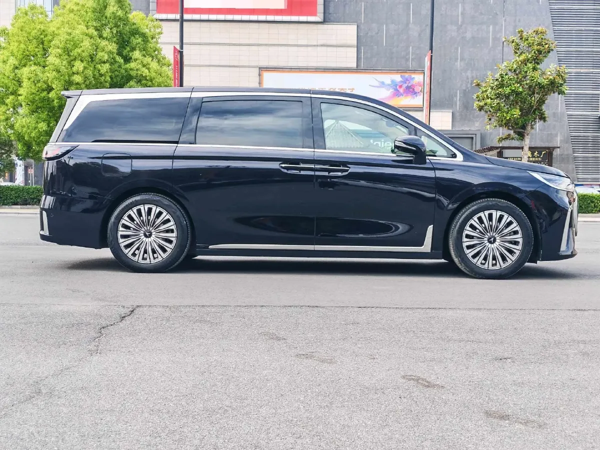 2022 Voyah Dream BEV 82KWH,autocango,china used car exporter,china ev exporter,chinese used car exporter,chinese used ev exporter