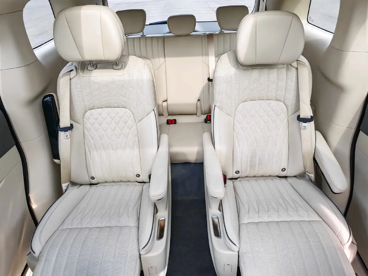 2022 Voyah Dream BEV 108.7KWH,autocango,china used car exporter,china ev exporter,chinese used car exporter,chinese used ev exporter