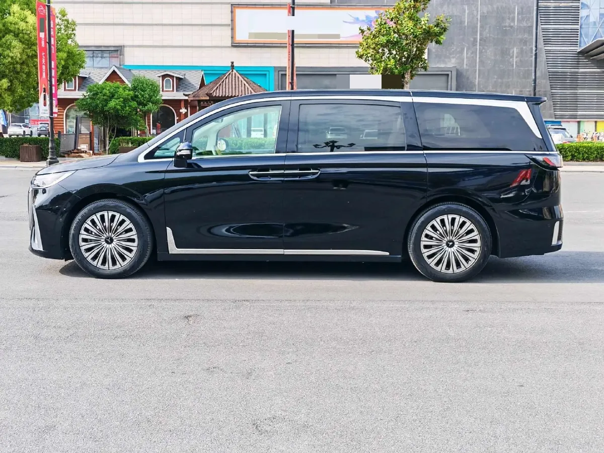 2022 Voyah Dream BEV 108.7KWH,autocango,china used car exporter,china ev exporter,chinese used car exporter,chinese used ev exporter