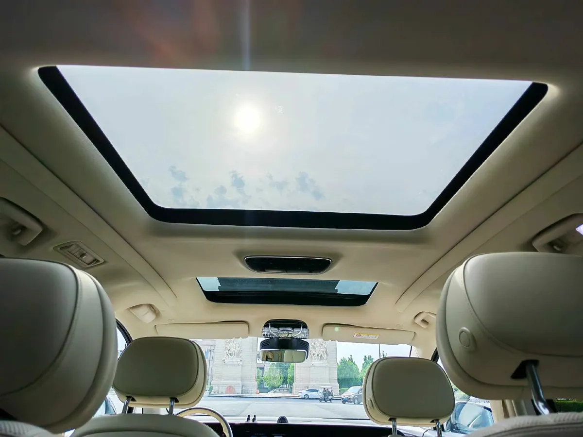 2022 Voyah Dream BEV 108.7KWH,autocango,china used car exporter,china ev exporter,chinese used car exporter,chinese used ev exporter