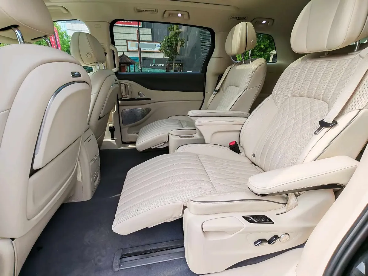 2022 Voyah Dream BEV 108.7KWH,autocango,china used car exporter,china ev exporter,chinese used car exporter,chinese used ev exporter