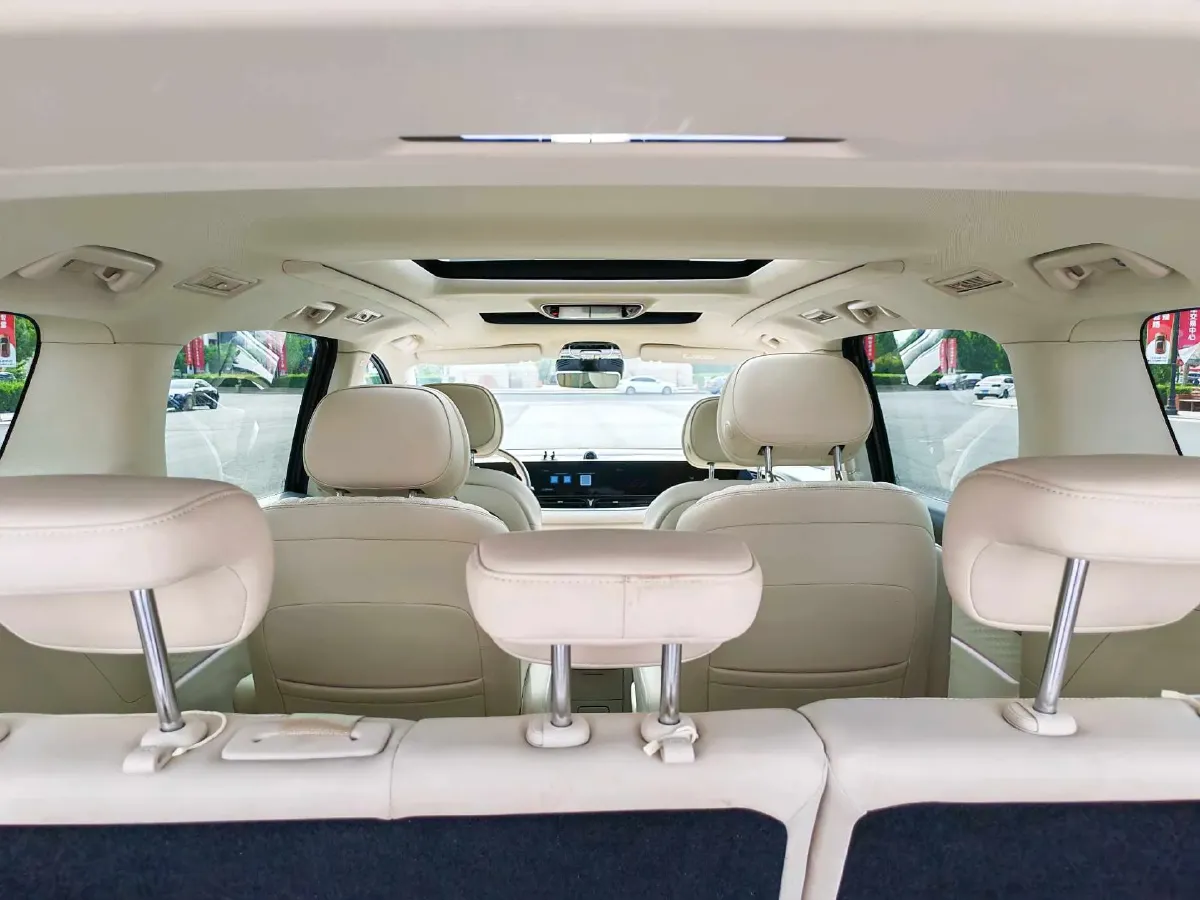 2022 Voyah Dream BEV 108.7KWH,autocango,china used car exporter,china ev exporter,chinese used car exporter,chinese used ev exporter