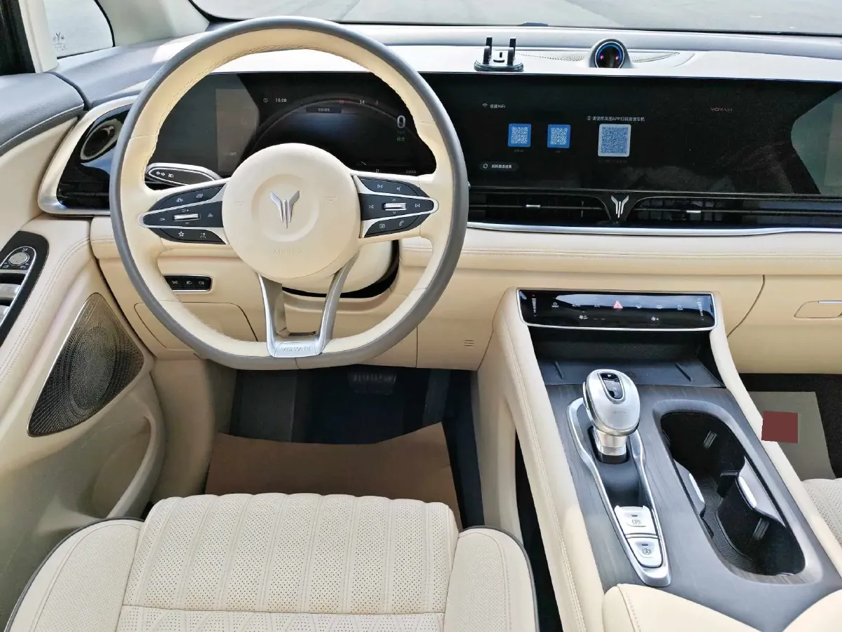 2022 Voyah Dream BEV 108.7KWH,autocango,china used car exporter,china ev exporter,chinese used car exporter,chinese used ev exporter